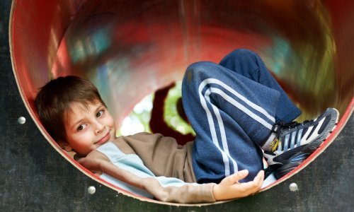 Zašto odgoj pod staklenim zvonom više nije 'in'?