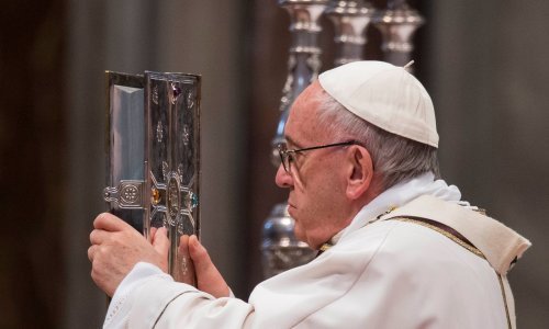 Križni put u Rimu: Križ nose i sirijska obitelj i redovnice iz Iraka