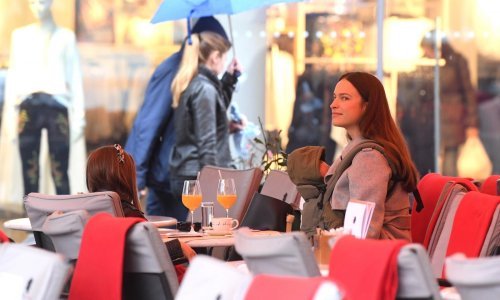 Ljupka Mikić Gojić uživala s kćerkicama u šetnji gradom