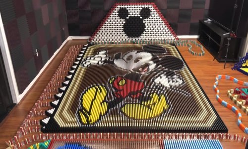 'Kralj domina' složio Mickeyja Mousea od 25.751 pločica