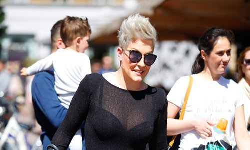 Seksi Indira Levak u prozirnoj haljini pomela špicu