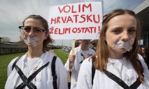 'Zbog sukoba interesa ministra Kujundžića, naše diplome nisu priznate u Hrvatskoj'