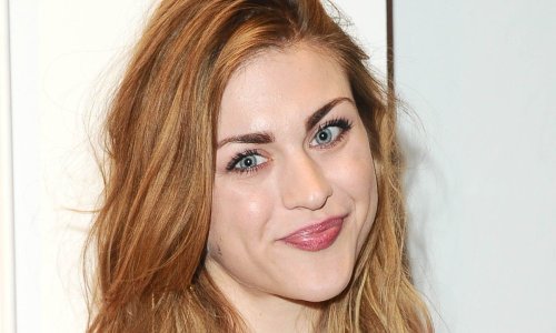 Poput slavnog oca: Kći Kurta Cobaina zapjevala i sve oduševila