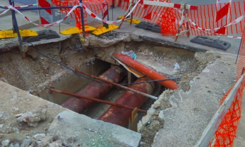 Misterij usred Zagreba: Otvorila se rupa, netko se spojio na kanalizaciju. Tko? Nitko ne zna!