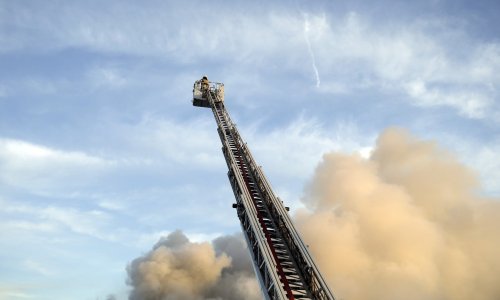 Požar u istanbulskoj bolnici stavljen pod kontrolu