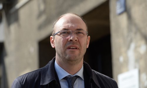 Stier: Najveći klerikalci su među političarima koji se povremeno pojave u crkvi