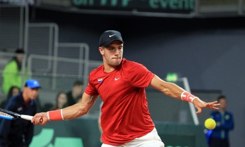 Borna Ćorić predao meč nakon 20-ak minuta, bolovi su bili prejaki; Martić uzela tek tri gema