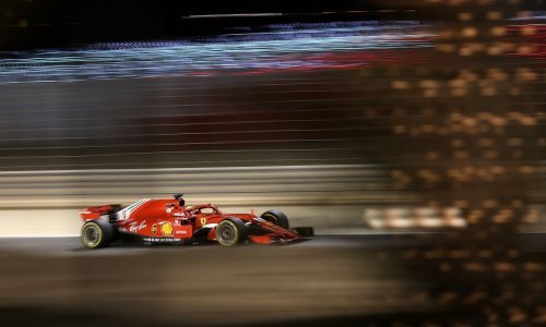 Ferrarijevi bolidi opet brži od Mercedesovih, a Hamiltonu i dodatna kazna