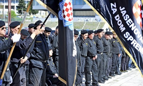 Policija objasnila zašto je dopustila splitskim crnokošuljašima da viču 'Za dom spremni'