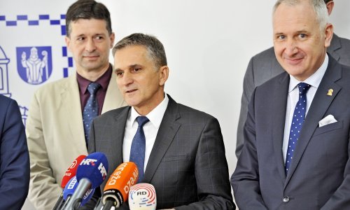 Goran Marić stigao kod Opare s vrećom poklona: Split dobio imovinu vrijednu pola milijarde kuna