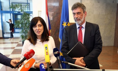 Sastali se Divjak i Fuchs: Niti ministrica može meni nešto narediti, niti ja njoj