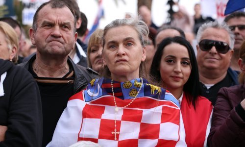 Nakon istanbulske, vatikanska fronta: Bez znanja zamahni ideološkom zastavom i udri