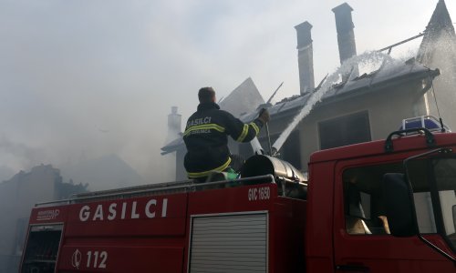 U velikom požaru kod Čabra izgorjelo pet objekata