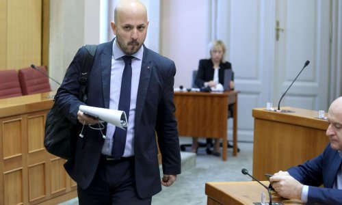 Maras: HDZ je besraman; Bačić: I vi ste kao ministar hvalili Todorića