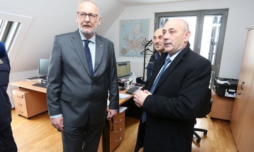 Božinović i Medved kod Pape, vatikanskoj policiji ponudili domaće naoružanje