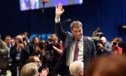 Govor čelnika CSU-a pokrenuo raspravu o nasljedniku Angele Merkel