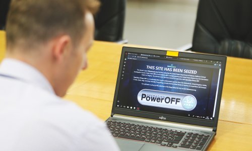 Policija upozorava: Ovih sedam prevara mogu vas zadesiti na internetu