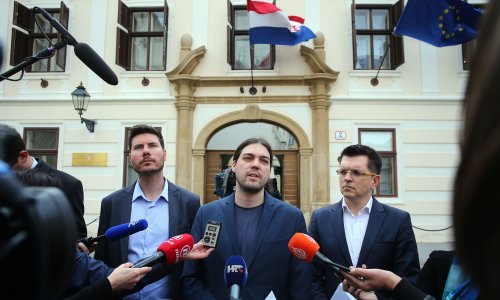 Zaustavio se rast Živog zida, HDZ u plusu nakon šest mjeseci