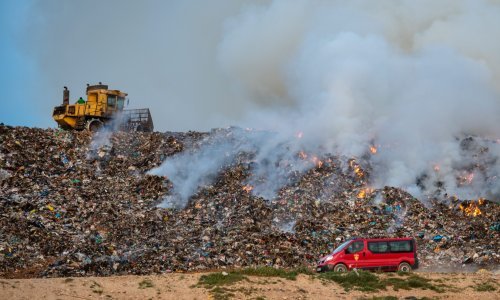 Od jučer gori odlagalište otpada kod Pule, vatra je otišla u dubinu