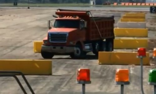 Ovo američko oružje mikrovalovima zaustavlja svako moderno vozilo