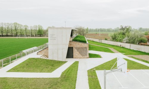 Gunja dobila novi stadion izgrađen od cigli poplavljenih kuća