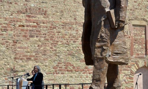 Novi spomenik Karla Marxa u Trieru odmah je izazvao pomutnju