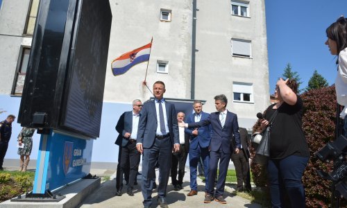 Jandroković otvorio poduzetnički start-up i obišao gradilište bioenergane u Grubišnom Polju