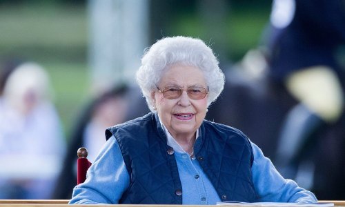 Završila u bolnici: Kraljica Elizabeta II. operirala mrenu