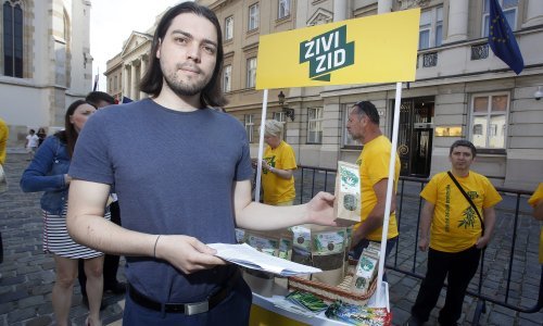 Živi zid u Saboru traži slobodan uzgoj marihuane