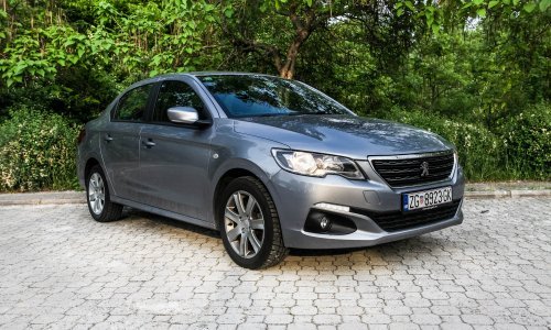 Peugeot 301 1.6 BlueHDi 100 Allure - štedljiv i praktičan