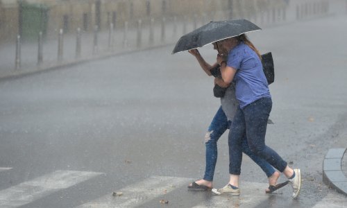 Još danas toplo, ali uz pljuskove; već sutra stiže osjetno zahlađenje