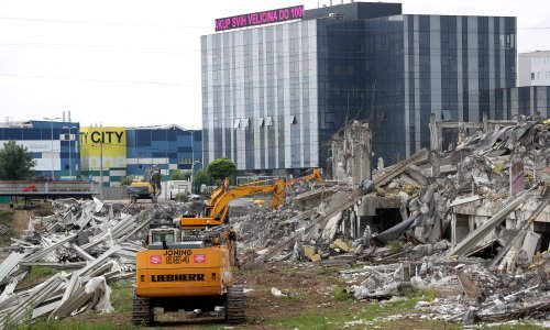 Započelo rušenje nikad završenog trgovačkog centra u Zagrebu