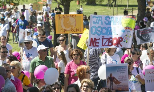 Nekoliko tisuća u splitskom Hodu, župan Boban žestoko napao Željku Markić