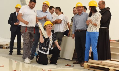 I oni su ljudi: Neobične i smiješne fotografije hrvatskih političara