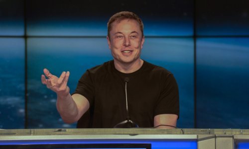 S Elonom Muskom nikad dosadno: Na Twitteru je obećao auto s raketama
