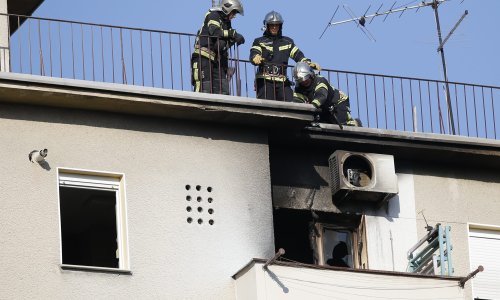 Eksplozija na šestom katu u Zagrebu, stanare spašavali preko balkona