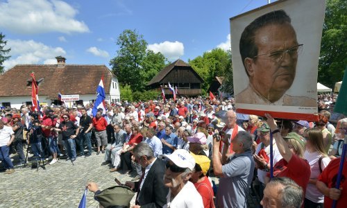 Tisuće ljudi u Kumrovcu slavile Titov rođendan