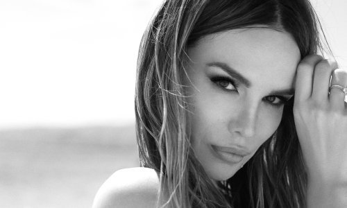 Severina izgleda maestralno čak i kada obuče nešto nalik kućnom ogrtaču, no stvar je 'popravila' haljinica srpskog dizajnera