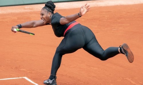 Serena Williams se vratila tenisu i izazvala nevjericu odjećom na Roland Garrosu!
