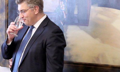 Plenković obećao: Bit ćemo prva Vlada koja će spustiti PDV!