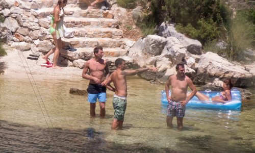 Mario Mandžukić uživa s djevojkom na plaži