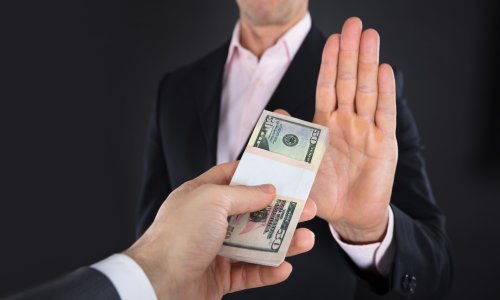 Sloveniju potresa veliki korupcijski skandal