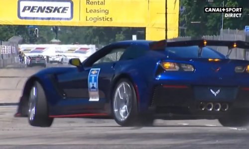 GM-ov direktor na početku utrke zakucao ‘pace car’ Corvette u zid