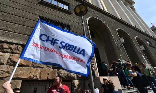 U Srbiji korisnici kredita u švicarskim francima najavili štrajk glađu