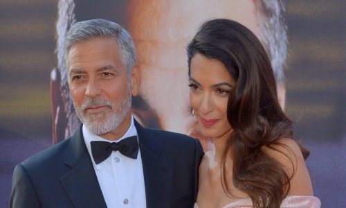 Amal Clooney prvi put progovorila o suprugu pa ga strastveno poljubila ispred svih