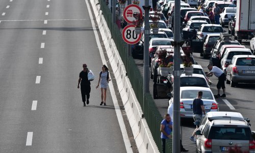 Srbijanski vozači blokirali promet zbog preskupog goriva, traže niže trošarine