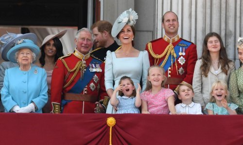 Zašto je Meghan Markle stajala u drugom redu na balkonu, iza leđa Kate Middleton
