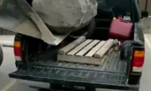 Evo što se dogodi kad teret debelo premaši nosivost automobila