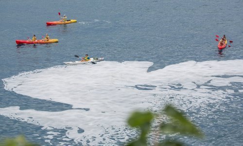 Dvoje Austrijanaca krenulo na more kajacima, ali im je bura pomrsila račune