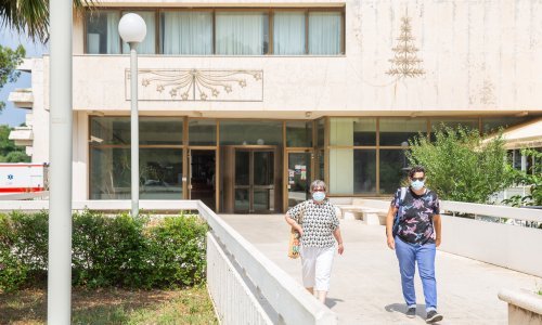 Zbog gripe i manjka medicinskih sestara u dubrovačkoj bolnici se odgađaju operacije i pregledi